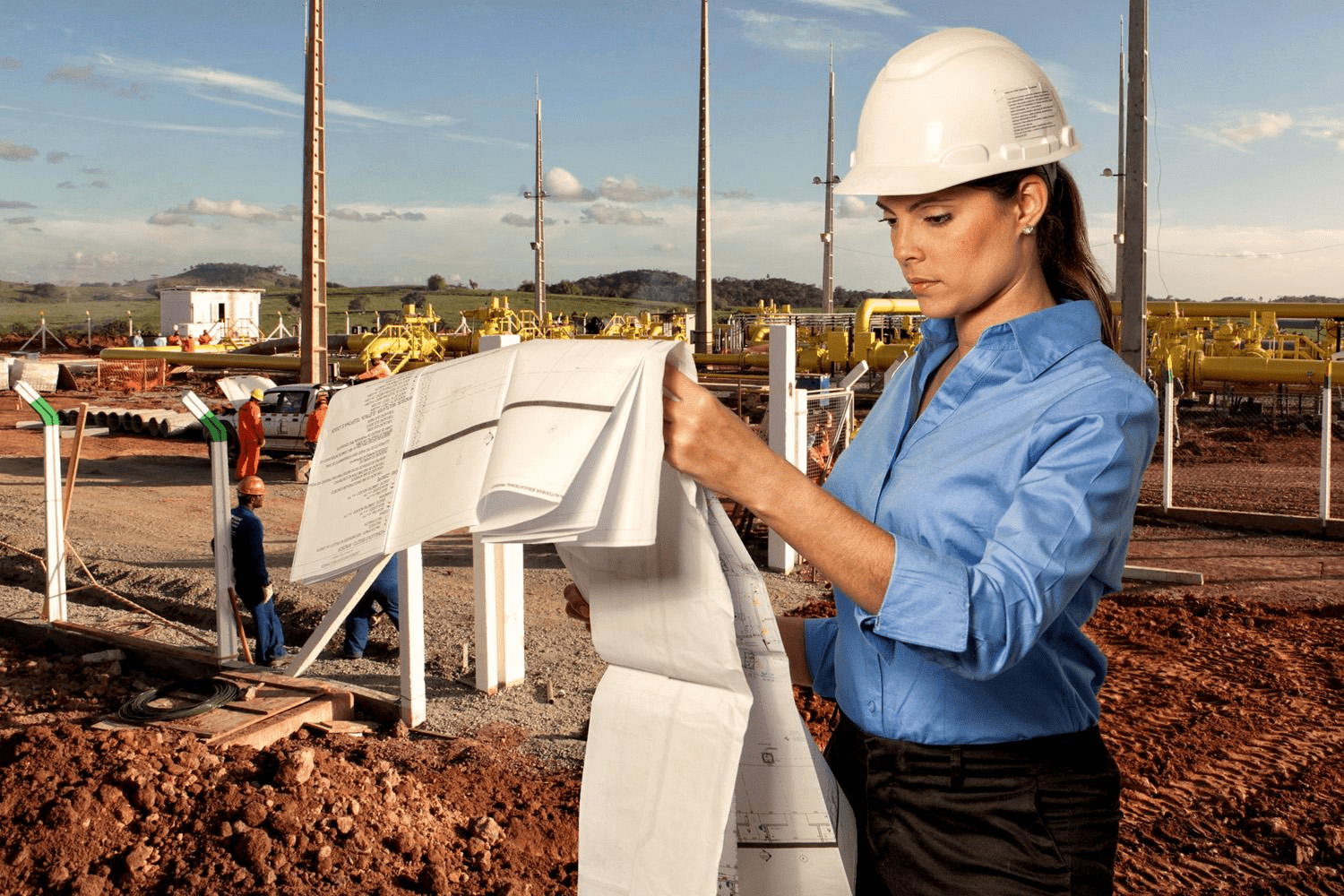 Mulheres à obra: cresce a presença feminina na construção civil -  SECONCI-RIO